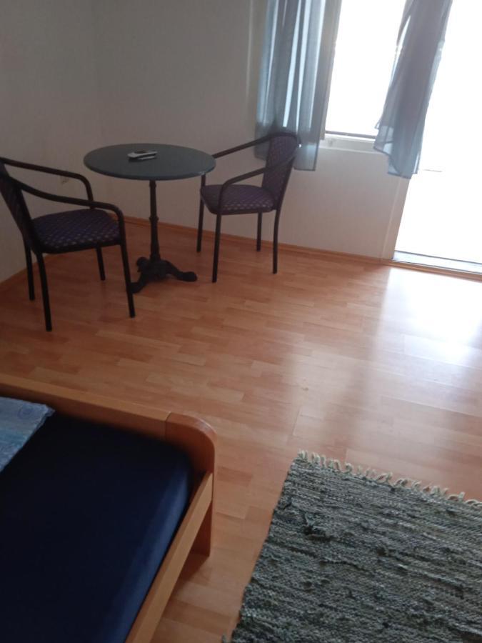 Apartment And Rooms Barbaric Неум Экстерьер фото