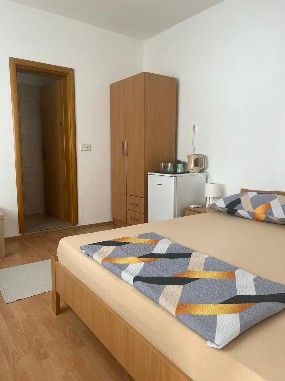 Apartment And Rooms Barbaric Неум Экстерьер фото