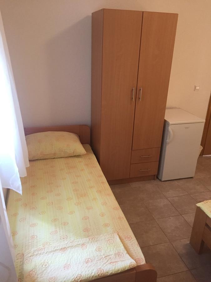 Apartment And Rooms Barbaric Неум Экстерьер фото