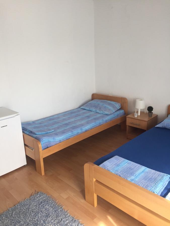 Apartment And Rooms Barbaric Неум Экстерьер фото