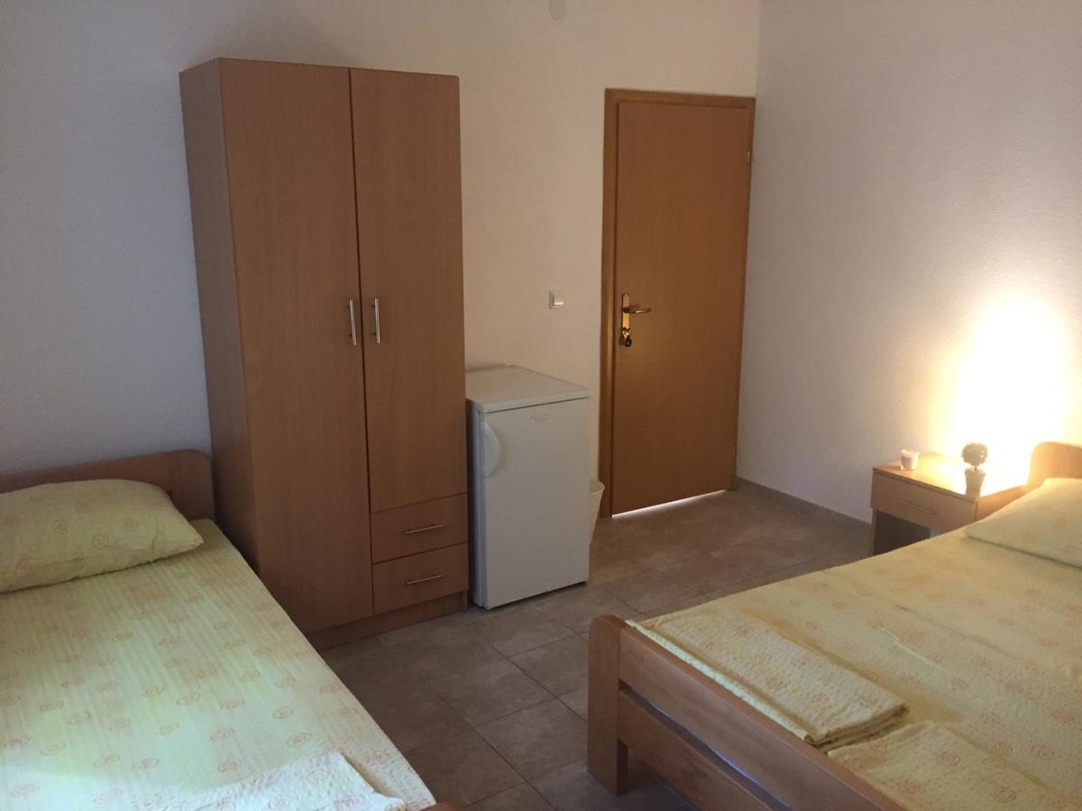 Apartment And Rooms Barbaric Неум Экстерьер фото