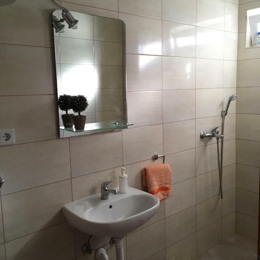 Apartment And Rooms Barbaric Неум Экстерьер фото