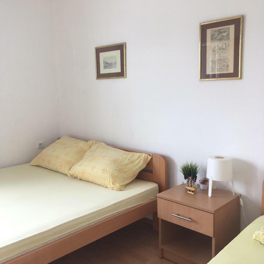 Apartment And Rooms Barbaric Неум Экстерьер фото